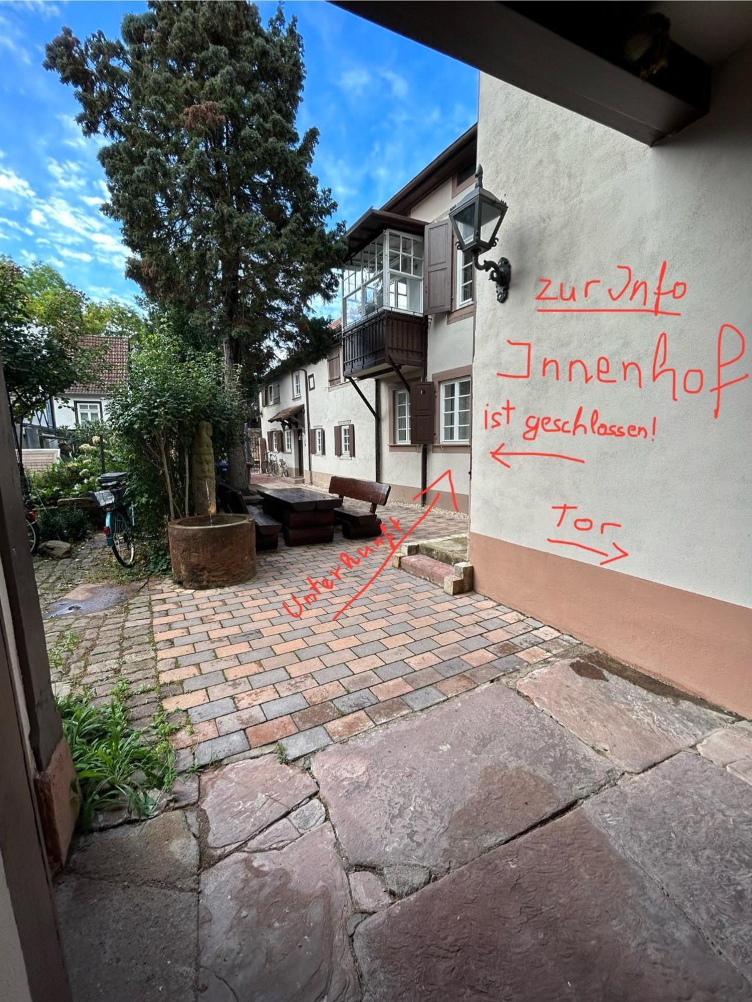 Exklusives Haus, Ruhig Gelegen Im Innenhof, Zentral, Lichtdurchflutet Zustellbett,Babybett Bei Bedarf كارلسروه المظهر الخارجي الصورة