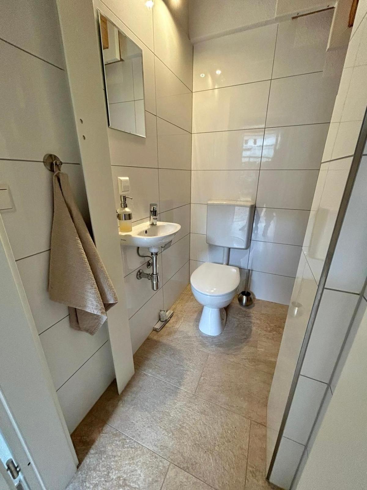 Exklusives Haus, Ruhig Gelegen Im Innenhof, Zentral, Lichtdurchflutet Zustellbett,Babybett Bei Bedarf كارلسروه المظهر الخارجي الصورة