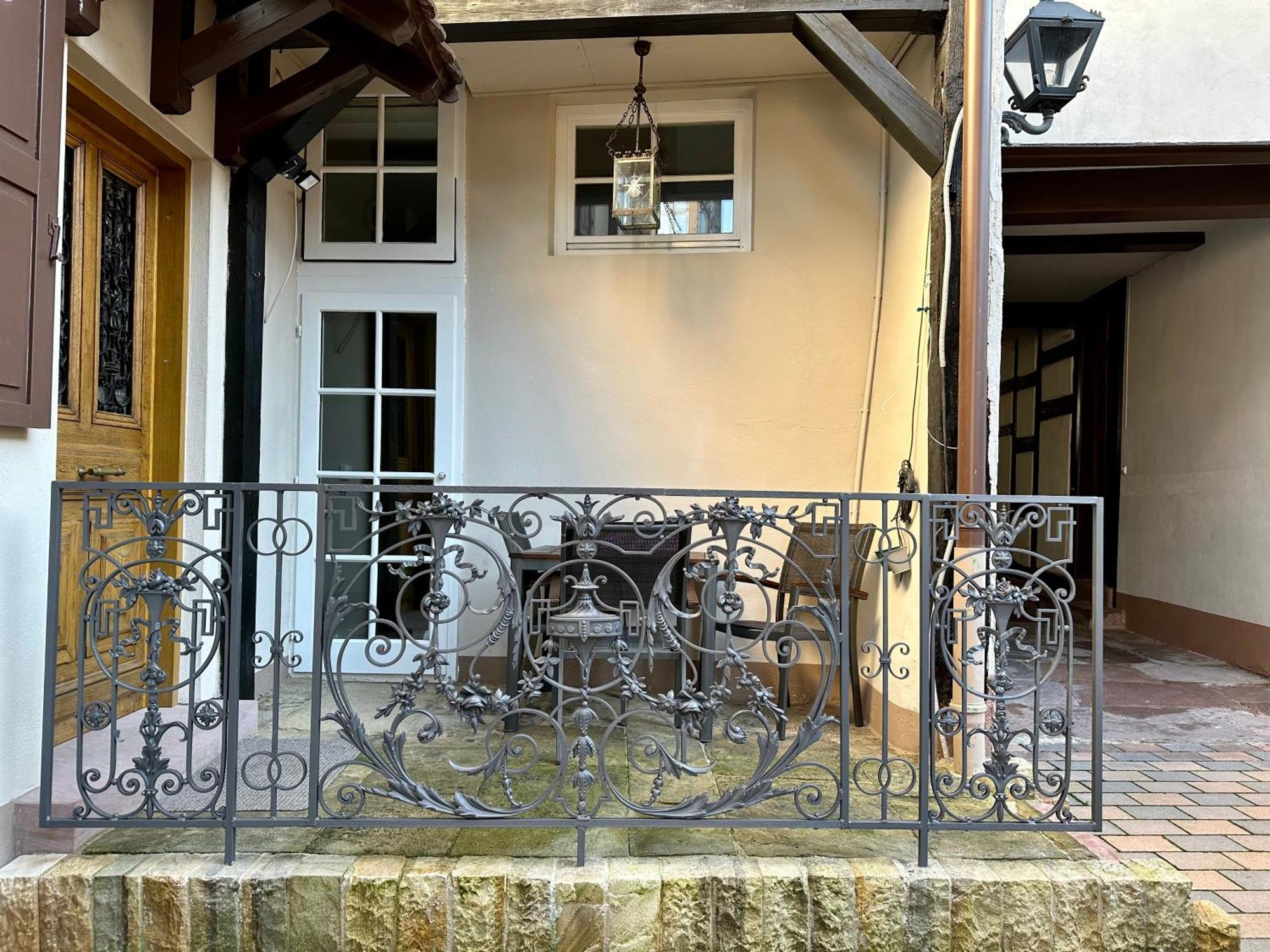 Exklusives Haus, Ruhig Gelegen Im Innenhof, Zentral, Lichtdurchflutet, كارلسروه المظهر الخارجي الصورة